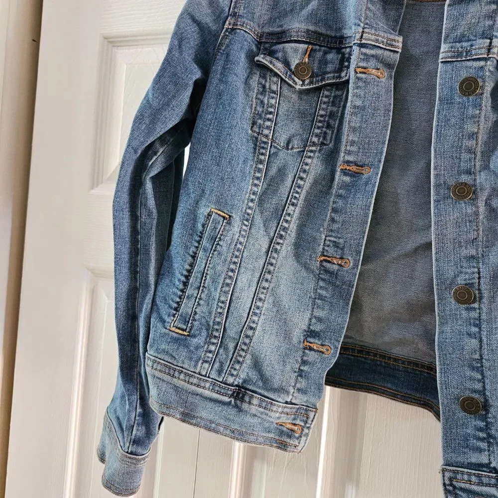 Old Navy Women's Blue Classic Long Sleeves Jean Jacket Size Medium - Picture 6 of 14
